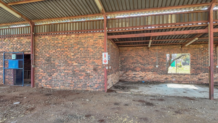 5 Bedroom Property for Sale in Rustenburg Rural North West